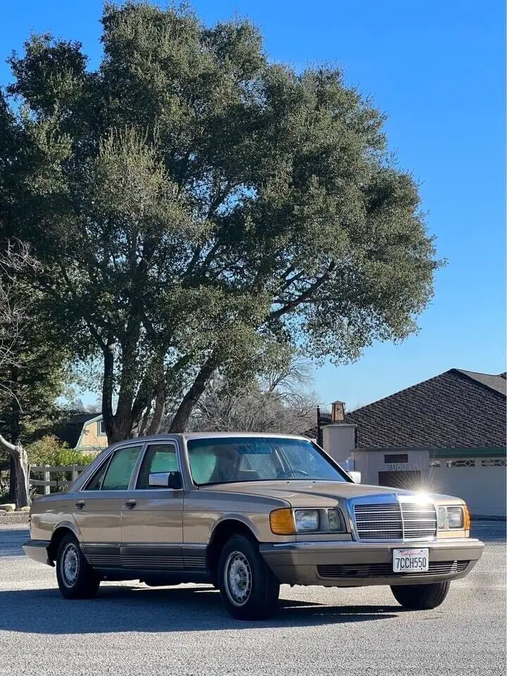 1984 mercedes-benz 300-series sedan brown rwd automatic sd