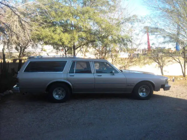 1984 oldsmobile custom cruiser station wagon / well kept