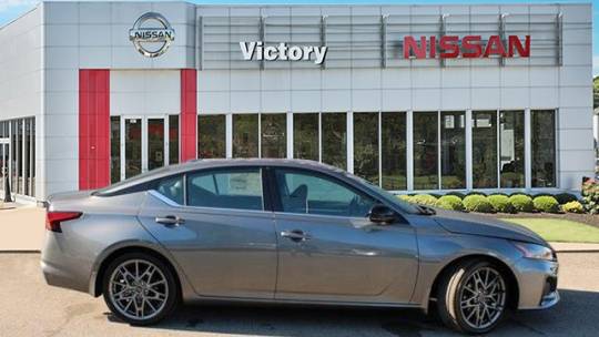 2024 Nissan Altima 2.0 sr
