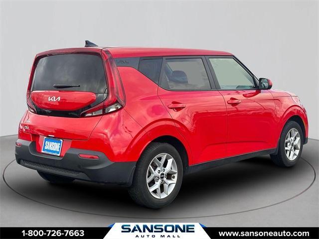 2022 kia soul lx
