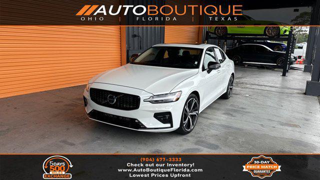 2024 volvo s60 b5 plus dark theme