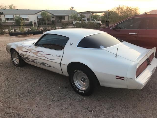 nice driver quality pontiac firebird! air conditioning and automatic!