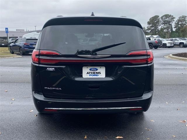 2022 chrysler pacifica touring-l