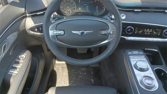 2025 Genesis GV70