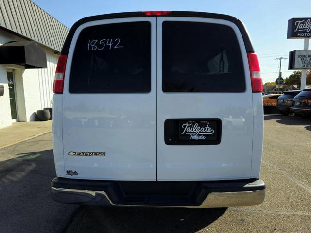 2020 chevrolet express 3500 lt extended van 3d