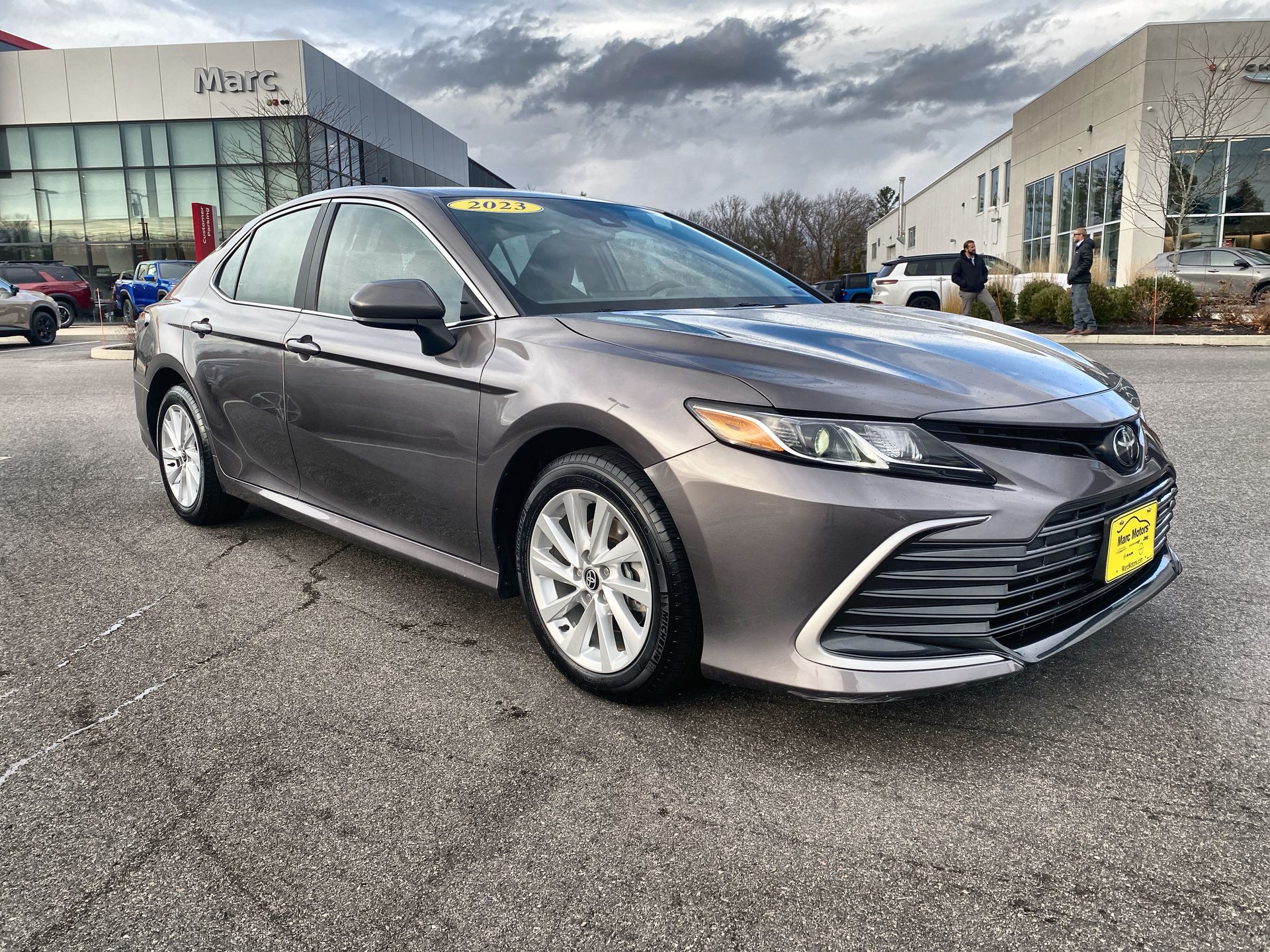 2023 toyota camry le