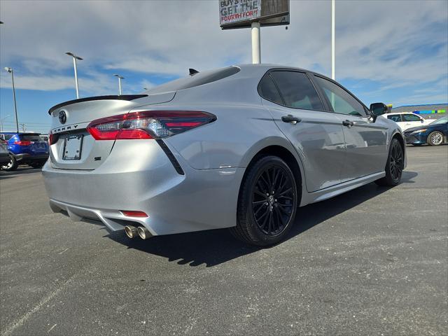 2022 toyota camry se