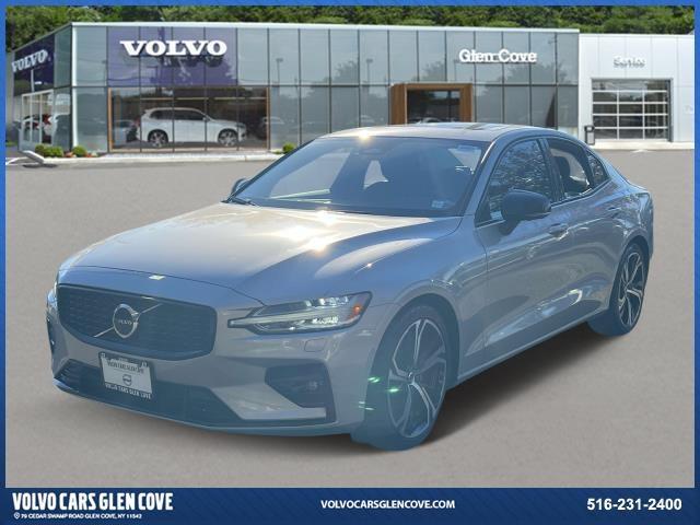 2023 volvo s60 b5 plus dark theme