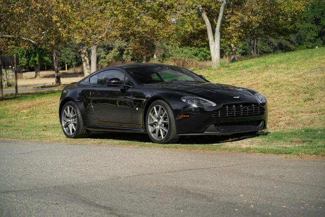 2015 aston martin vantage gt base