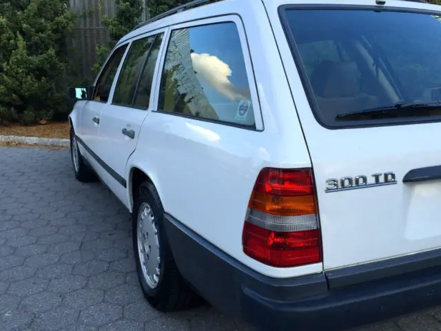 1987 mercedes-benz - 300-series. 300td - turbodiesel wagon !!!!