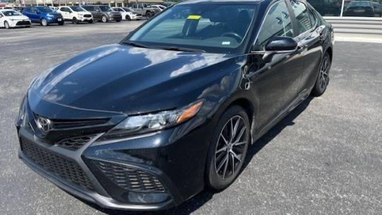 2022 toyota camry se