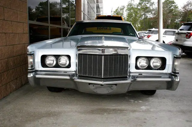 lincoln continental blue with 77,511 miles, for sale!