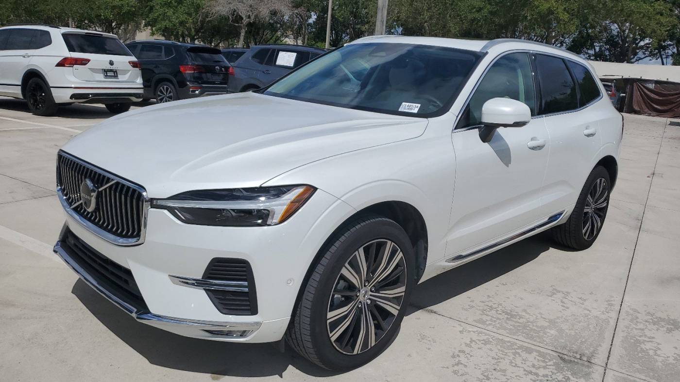 2023 volvo xc60 b5 plus bright theme