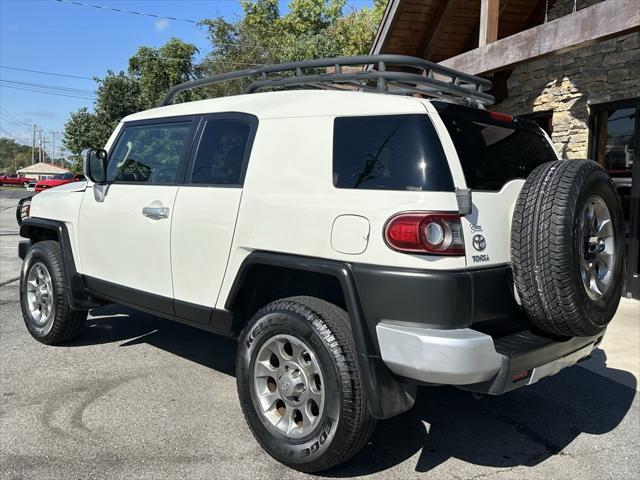 2013 toyota fj cruiser base