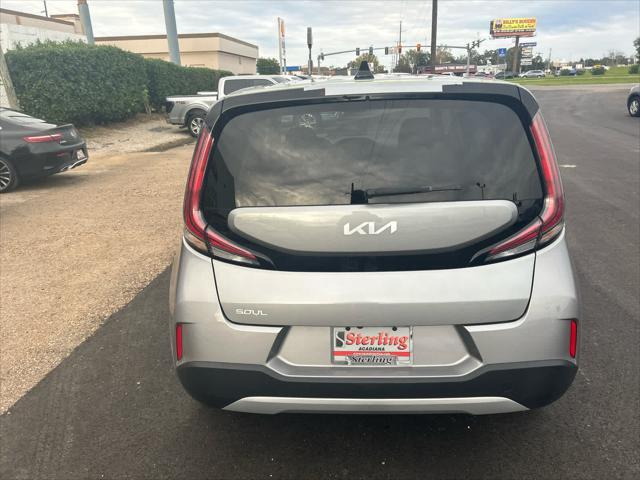 2023 kia soul lx