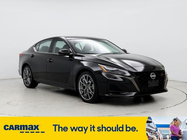 2023 nissan altima sr