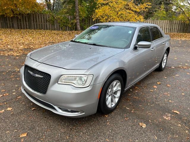 2018 chrysler 300 touring