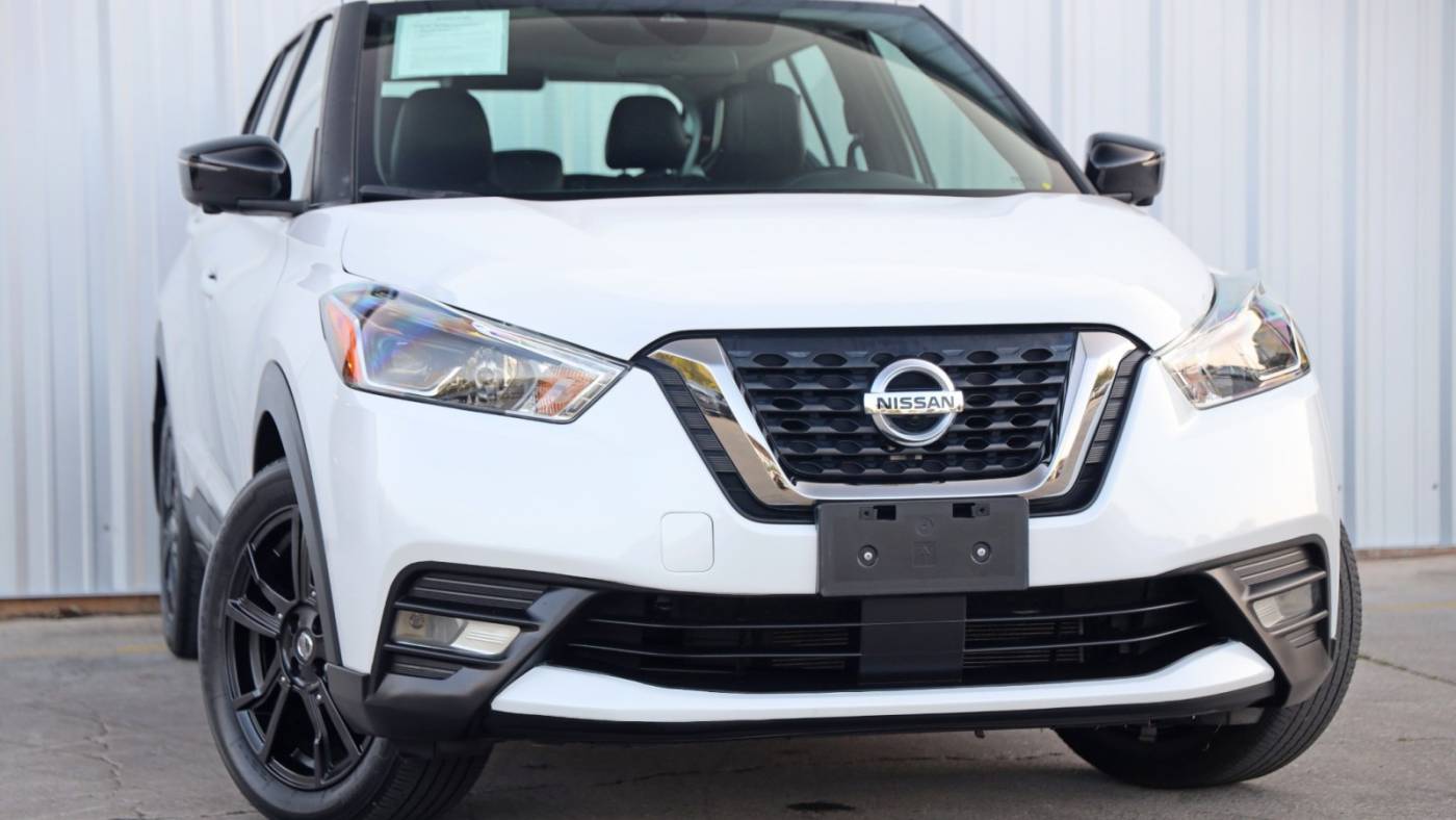 2020 nissan kicks sr