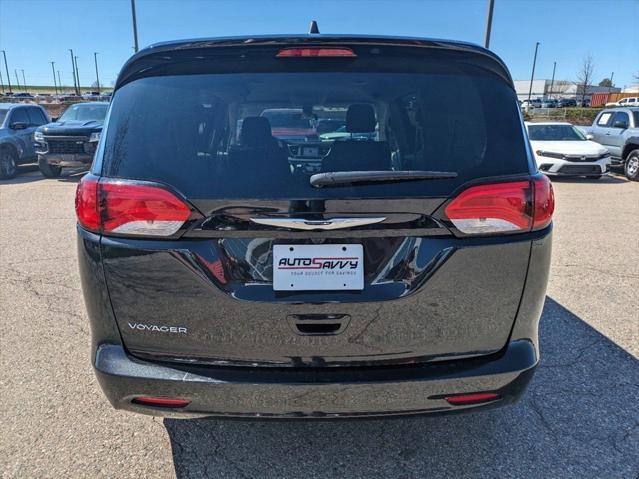 2022 chrysler voyager lx
