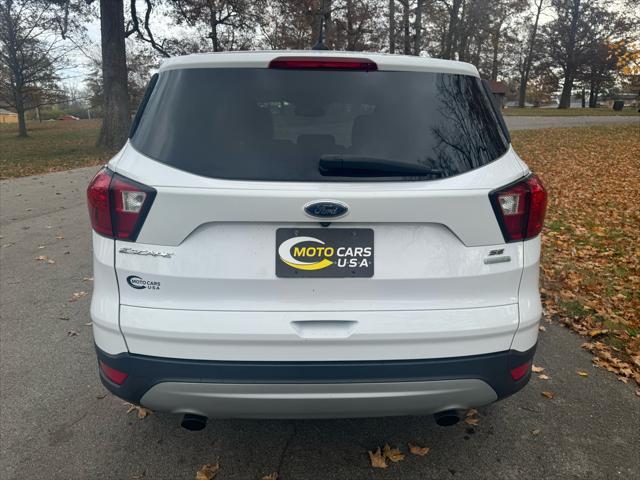 2019 ford escape se