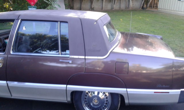 1989 cadillac fleetwood base sedan 4-door 4.5l