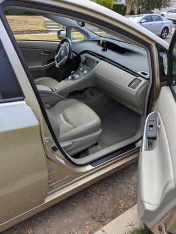 2010 toyota prius iv