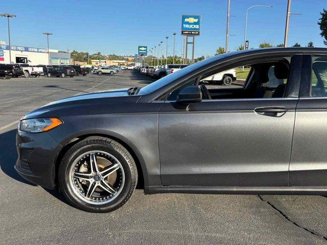 2019 ford fusion se