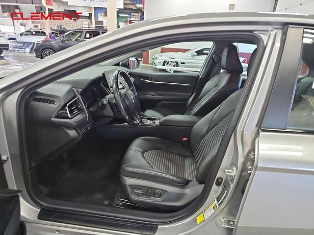 2022 toyota camry hybrid nightshade