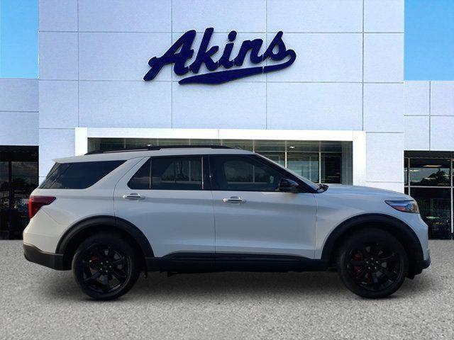 2022 ford explorer st