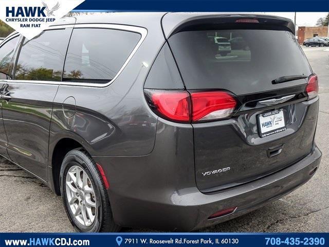 2022 chrysler voyager lx