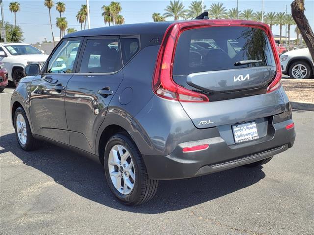 2022 kia soul lx