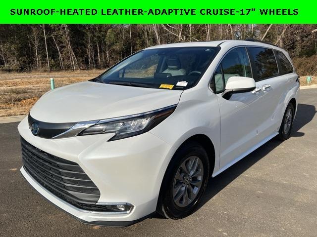 2022 toyota sienna xle