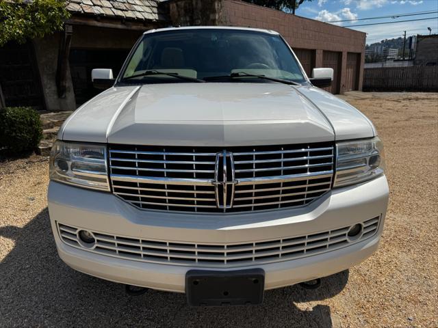 2008 lincoln navigator base