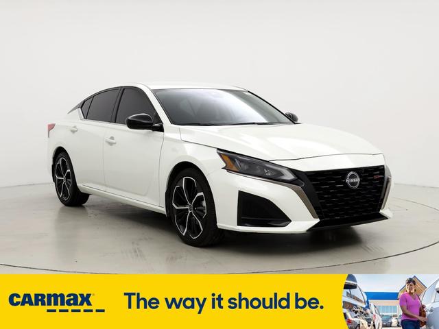 2023 nissan altima sr
