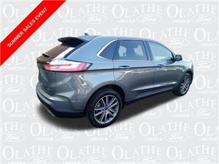 2021 Ford Edge titanium