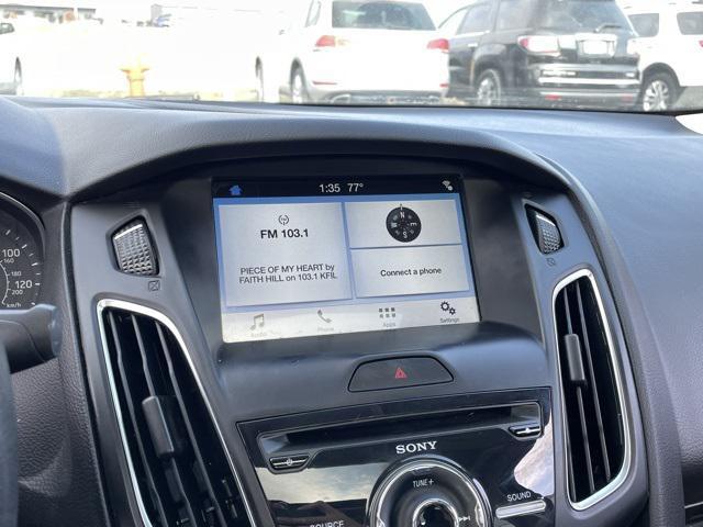 2017 ford focus sel