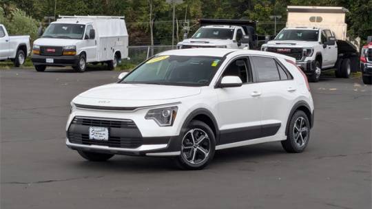 2023 kia niro lx