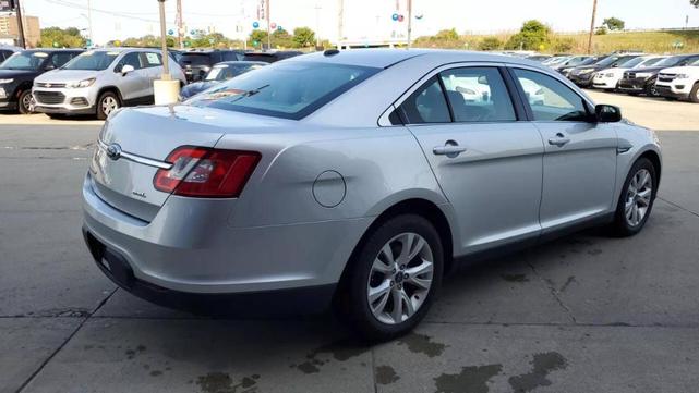 2010 ford taurus sel