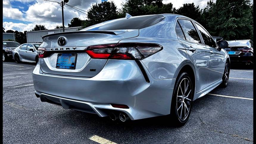 2022 toyota camry se