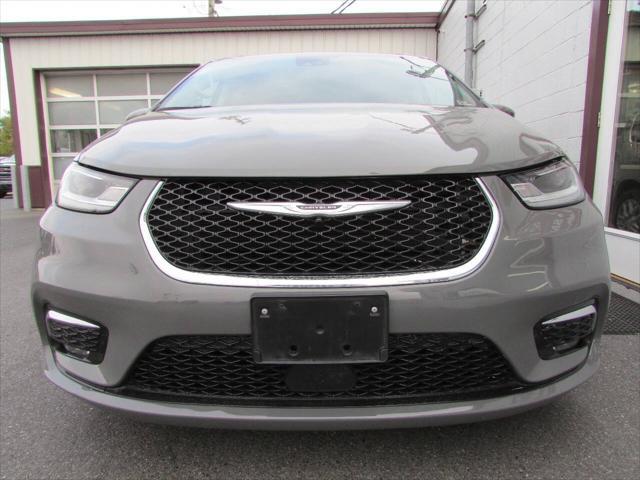 2022 chrysler pacifica touring l
