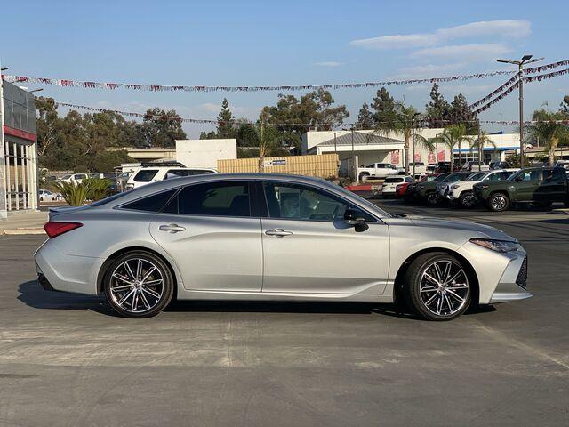 2022 toyota avalon touring