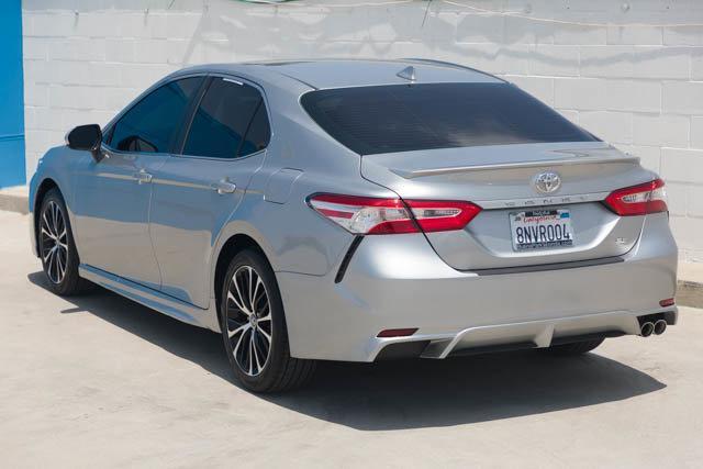 2020 toyota camry se