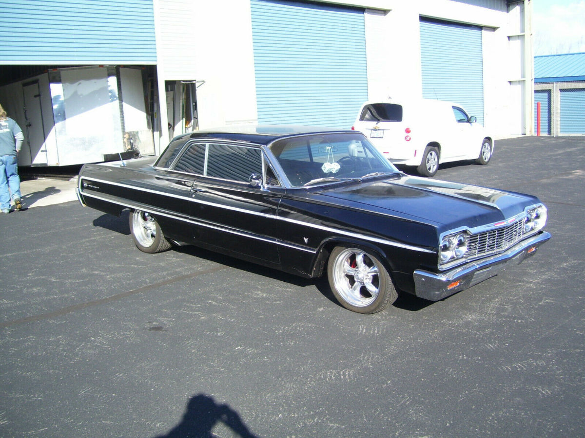 1964 chevrolet impala 2 door hardtop. v8 and 4 speed