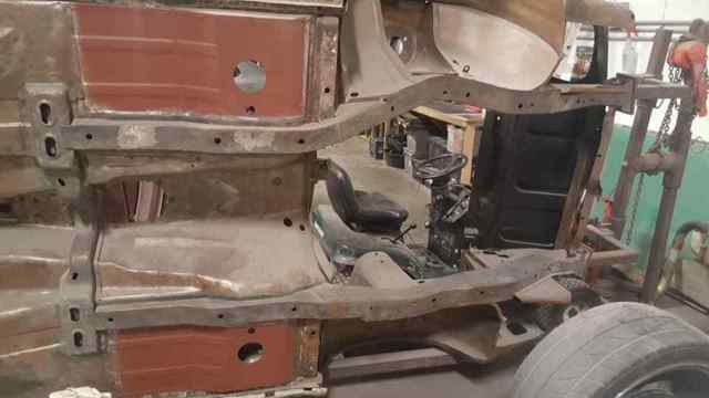 1976 triumph tr-7 taken apart for build no reserve