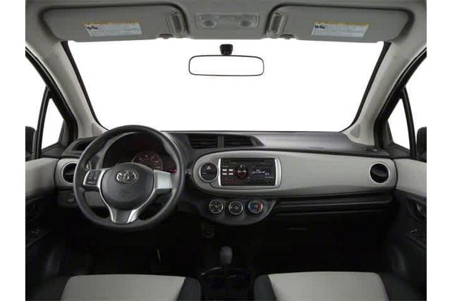 2012 toyota yaris le