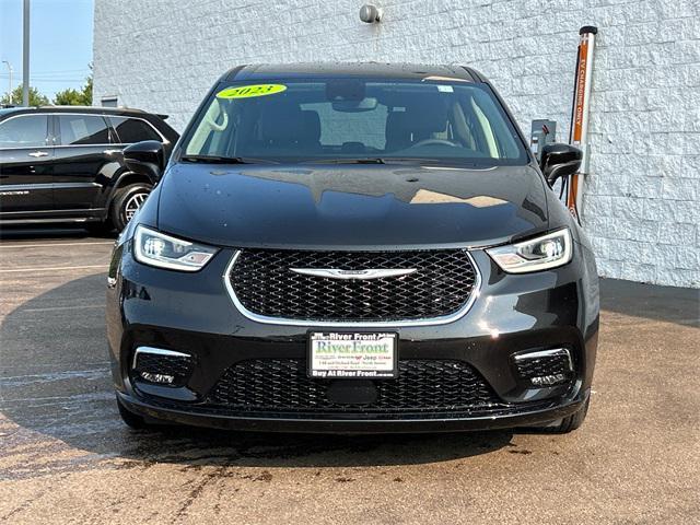 2023 chrysler pacifica touring-l