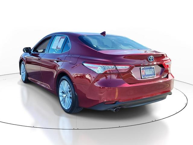 2020 toyota camry hybrid xle