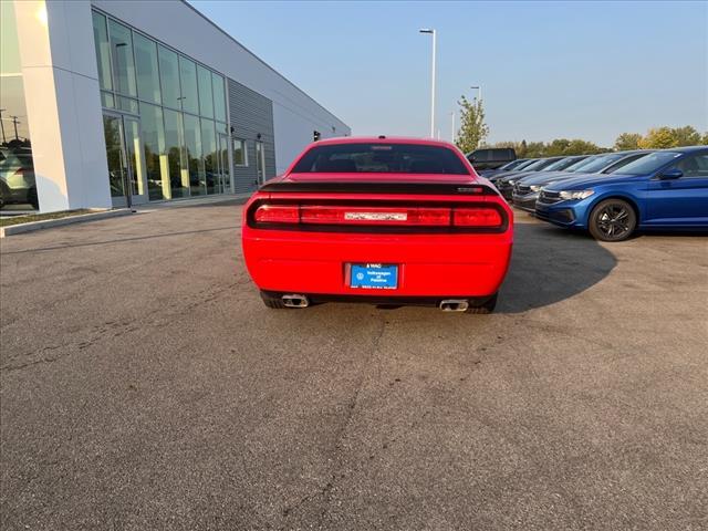 2010 dodge challenger srt8