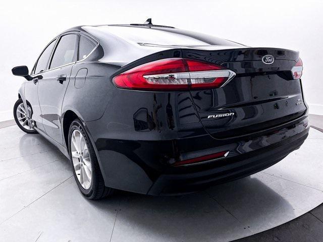2019 ford fusion hybrid se