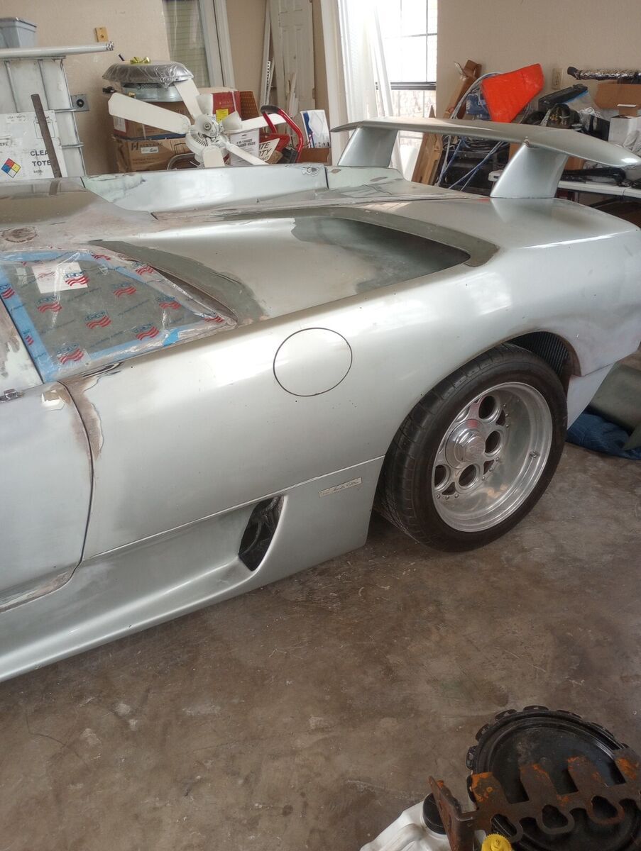 1994 lamborghini diablo vt clone. 2 door, manual 6 speed